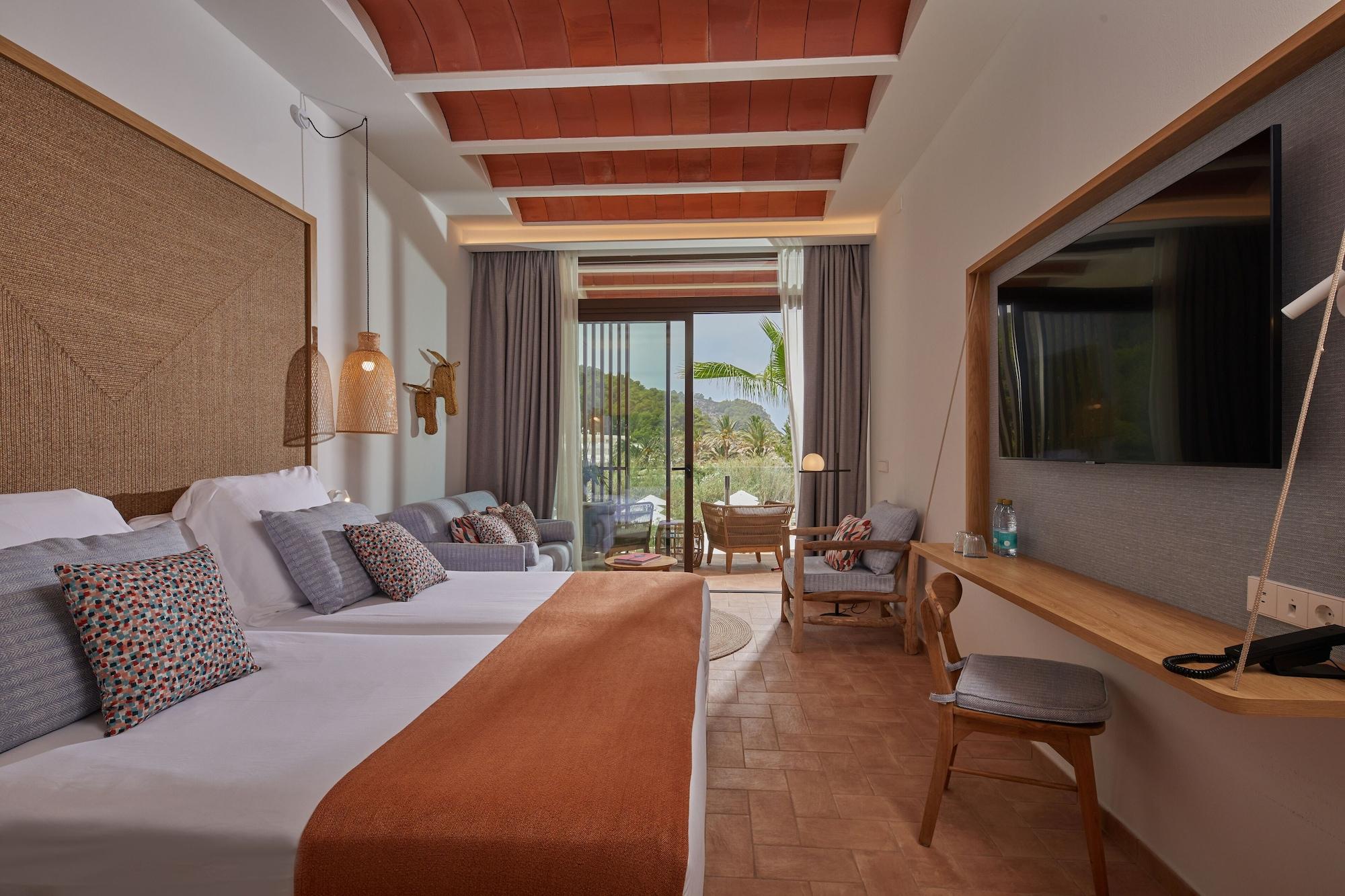 Cala San Miguel Ibiza Resort, Adults Only, Curio Collection By Hilton Port de Sant Miguel 외부 사진 Deluxe room